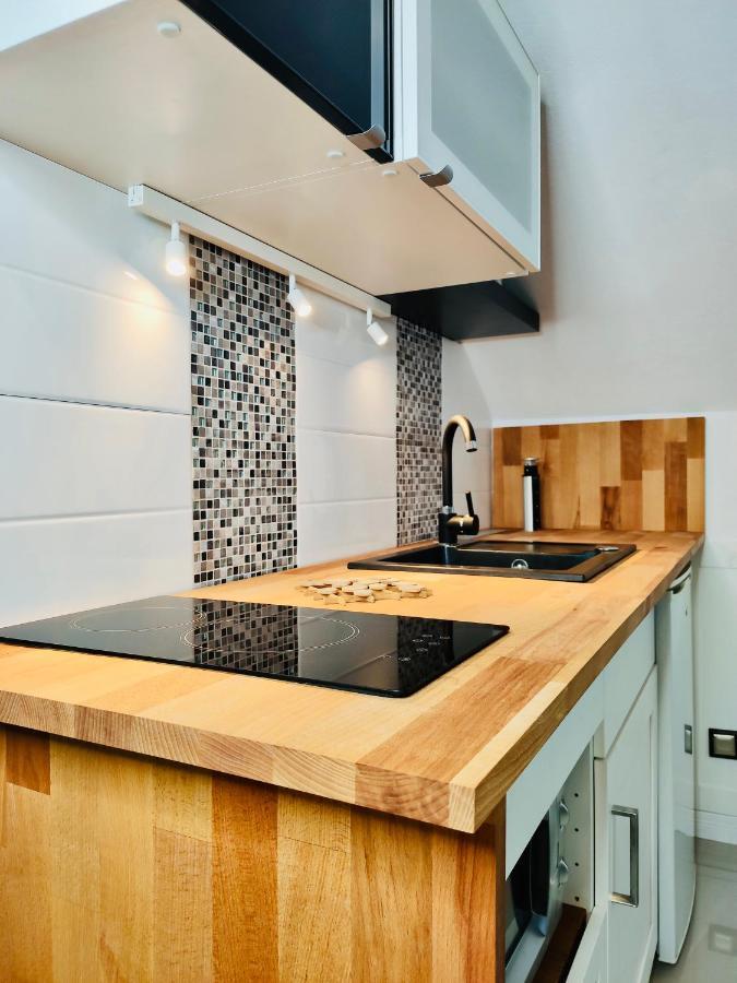 Iwona Pokoje Apartamenty คาร์เวีย ภายนอก รูปภาพ