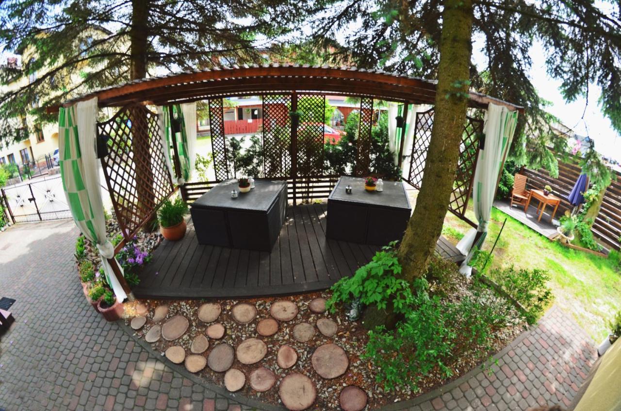 Iwona Pokoje Apartamenty คาร์เวีย ภายนอก รูปภาพ