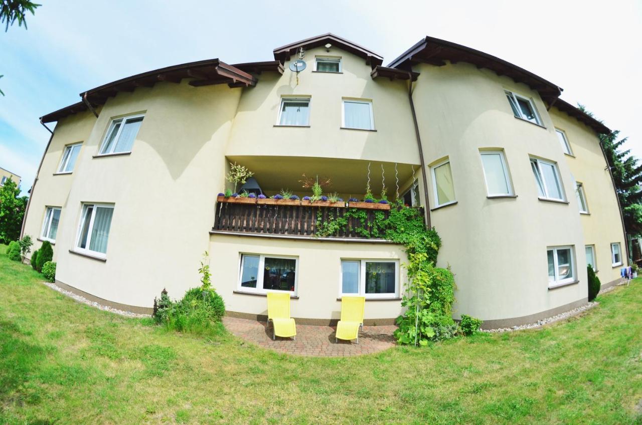Iwona Pokoje Apartamenty คาร์เวีย ภายนอก รูปภาพ