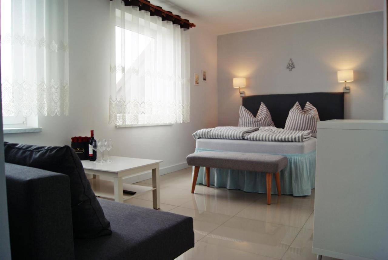 Iwona Pokoje Apartamenty คาร์เวีย ภายนอก รูปภาพ