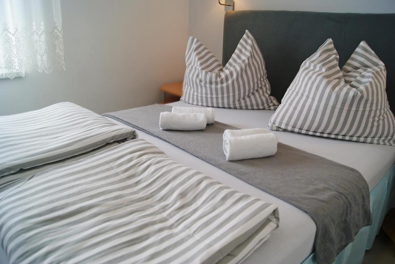 Iwona Pokoje Apartamenty คาร์เวีย ภายนอก รูปภาพ