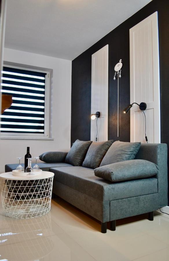 Iwona Pokoje Apartamenty คาร์เวีย ภายนอก รูปภาพ