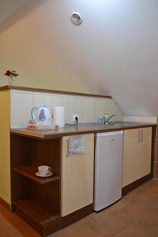 Iwona Pokoje Apartamenty คาร์เวีย ภายนอก รูปภาพ