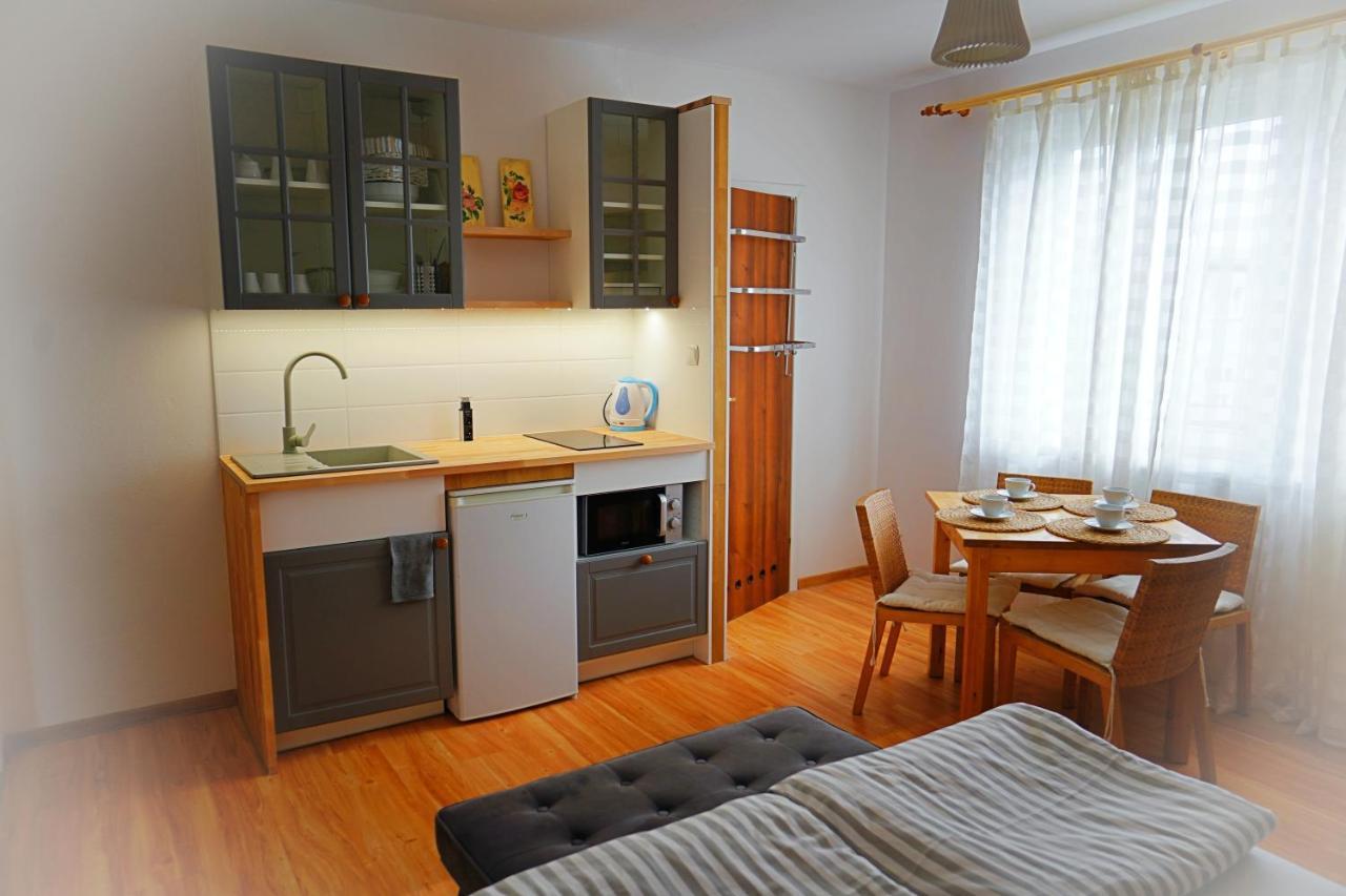 Iwona Pokoje Apartamenty คาร์เวีย ภายนอก รูปภาพ