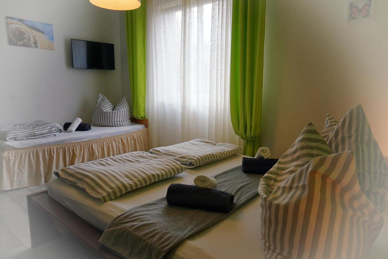Iwona Pokoje Apartamenty คาร์เวีย ภายนอก รูปภาพ