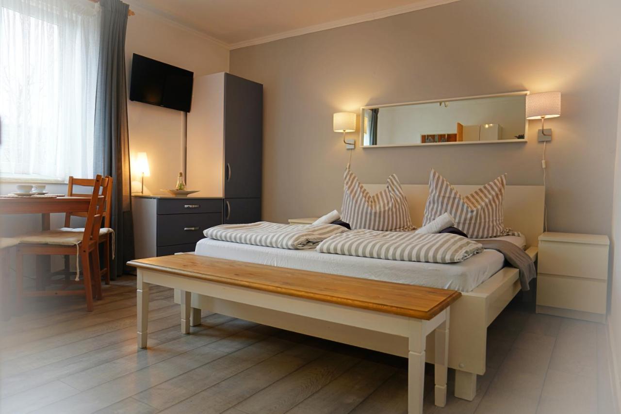 Iwona Pokoje Apartamenty คาร์เวีย ภายนอก รูปภาพ
