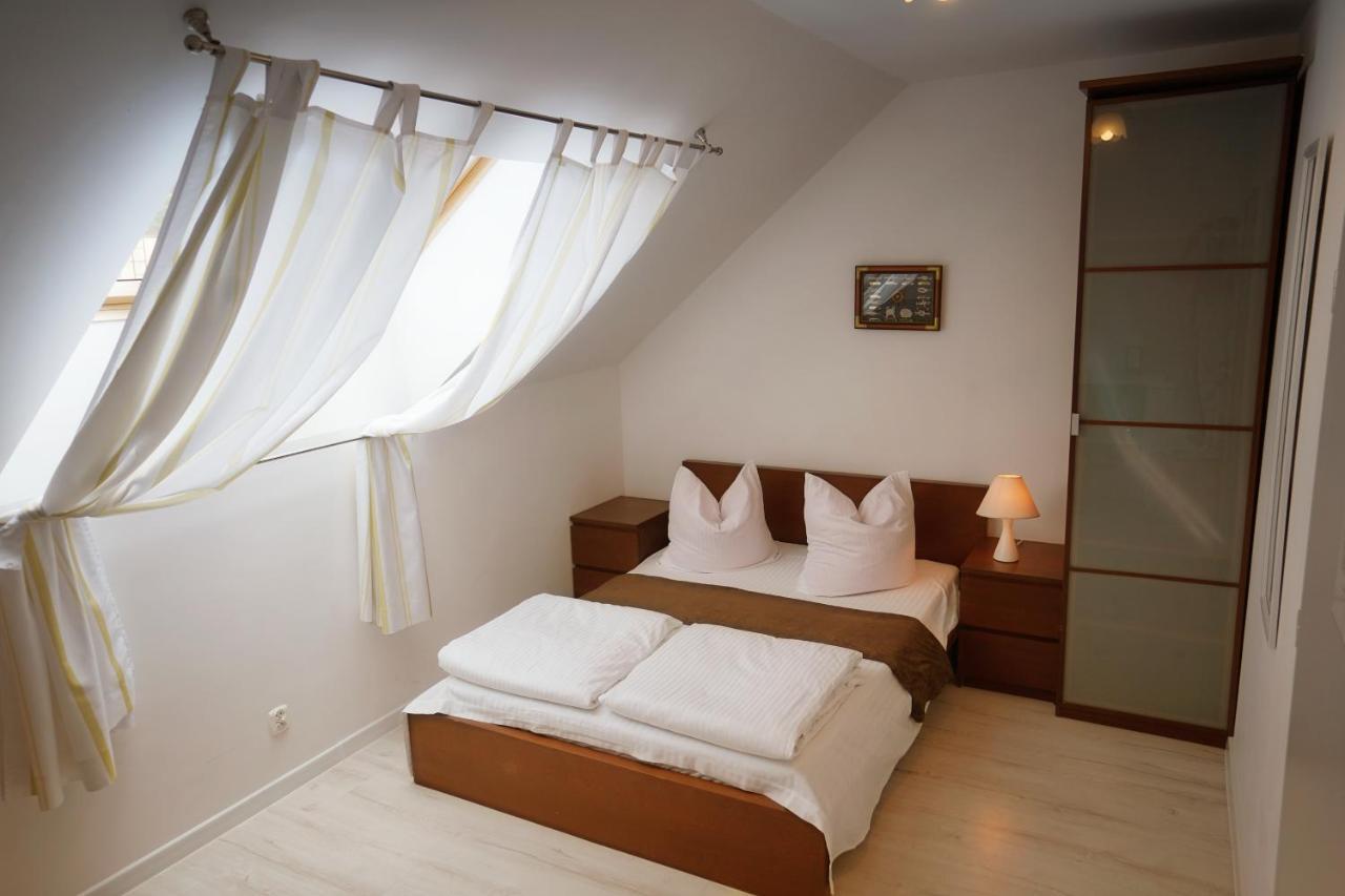 Iwona Pokoje Apartamenty คาร์เวีย ภายนอก รูปภาพ