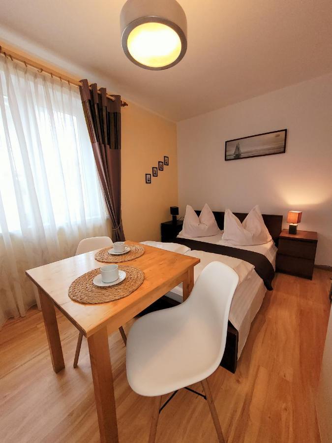 Iwona Pokoje Apartamenty คาร์เวีย ภายนอก รูปภาพ