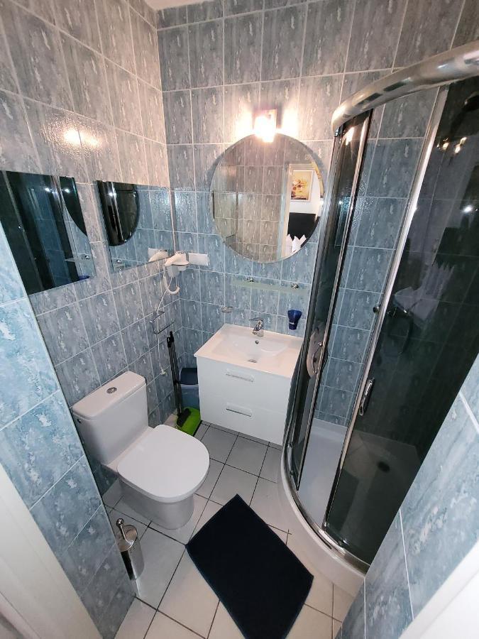 Iwona Pokoje Apartamenty คาร์เวีย ภายนอก รูปภาพ