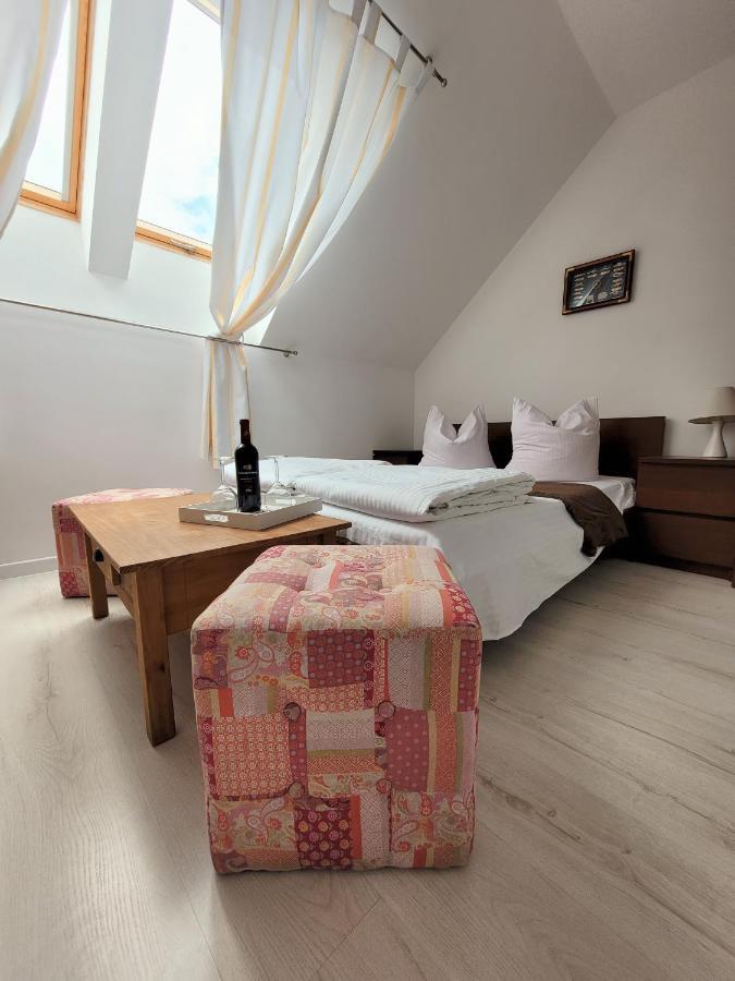 Iwona Pokoje Apartamenty คาร์เวีย ภายนอก รูปภาพ