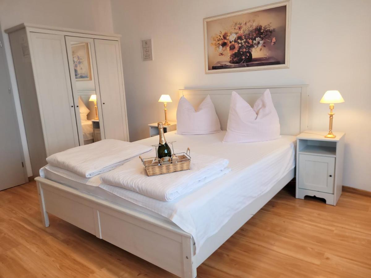 Iwona Pokoje Apartamenty คาร์เวีย ภายนอก รูปภาพ