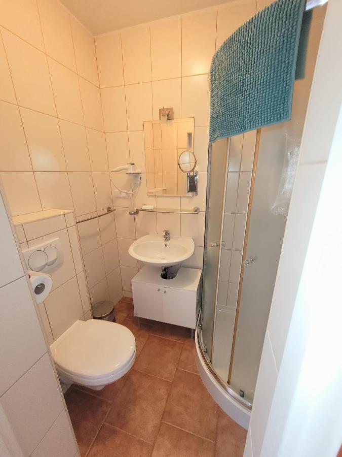 Iwona Pokoje Apartamenty คาร์เวีย ภายนอก รูปภาพ