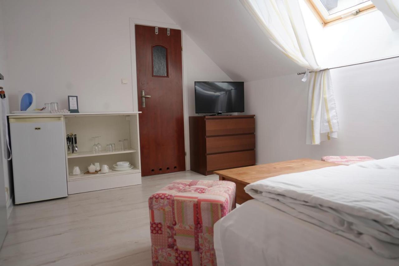 Iwona Pokoje Apartamenty คาร์เวีย ภายนอก รูปภาพ