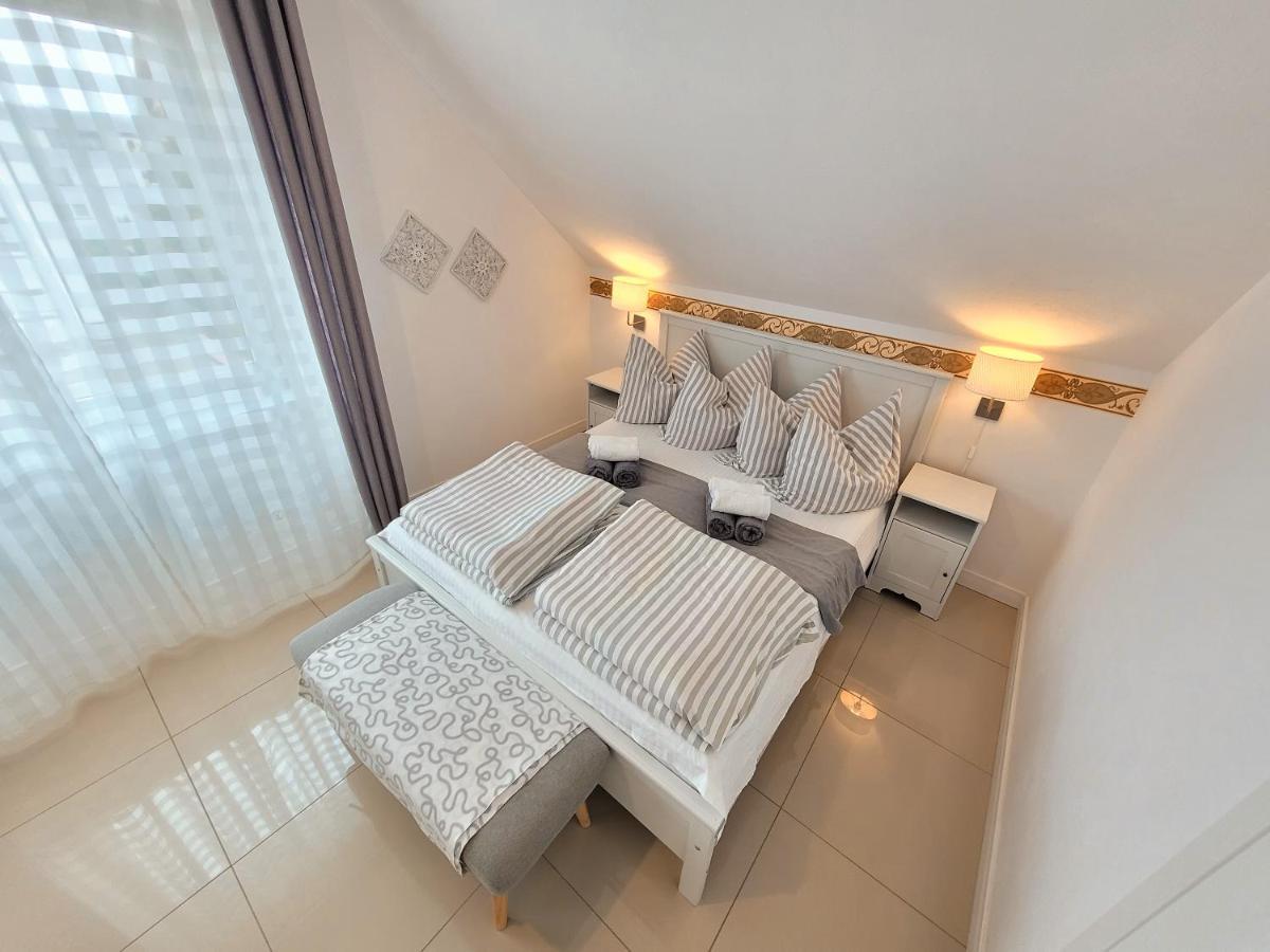 Iwona Pokoje Apartamenty คาร์เวีย ภายนอก รูปภาพ